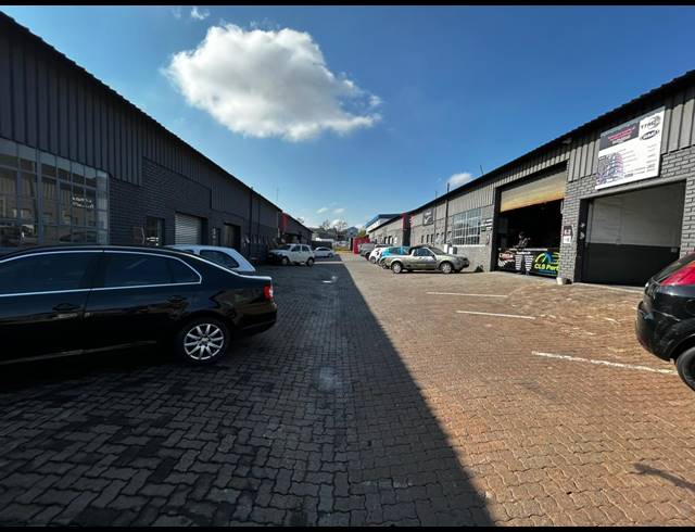 127M² WAREHOUSE TO LET IN WYNBERG